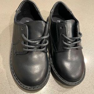 Children’s Place Boys Toddler Size 9 Black Dress Shoes